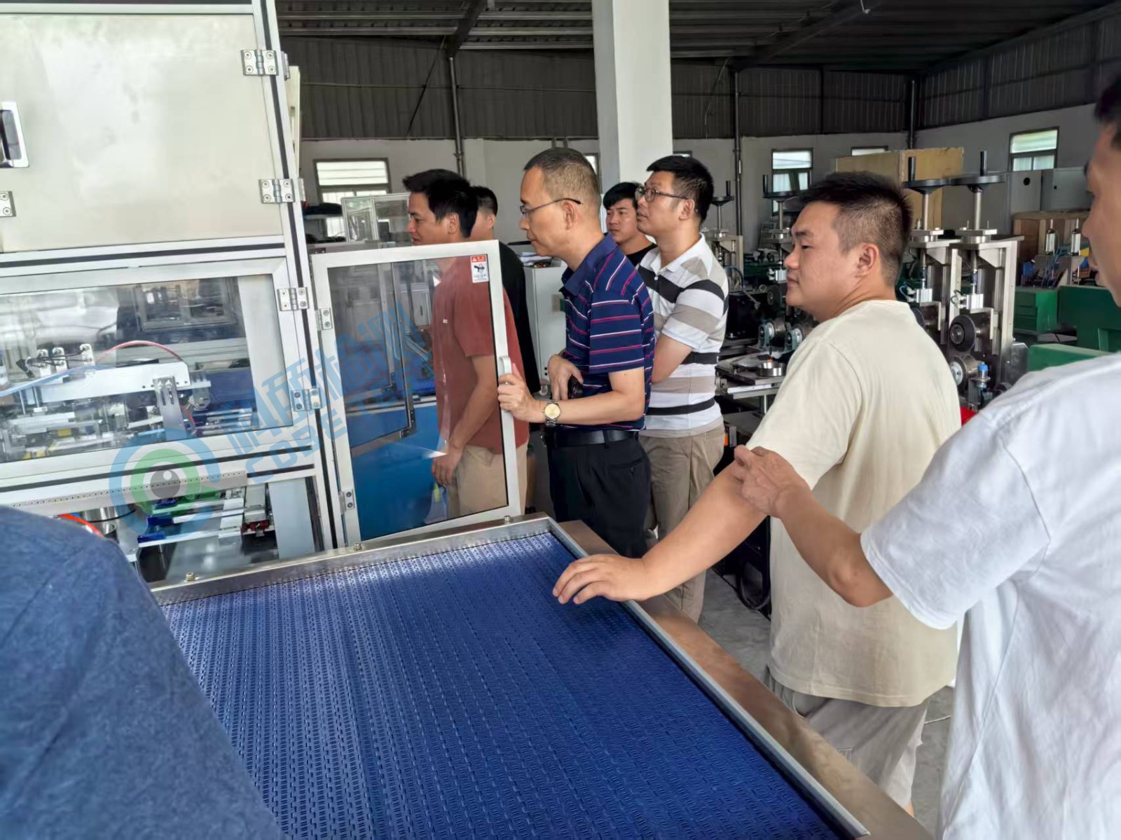 圓錐滾子軸承套圈渦流檢測機3 拷貝.jpg